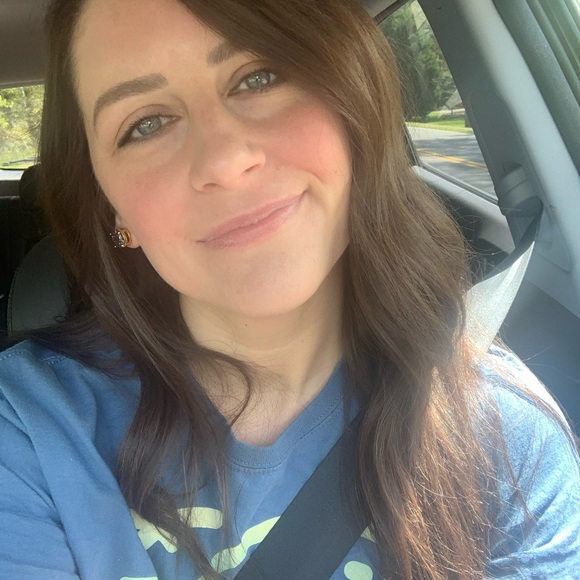 Meet the Posher, Kelly. - Picture 1 of 4